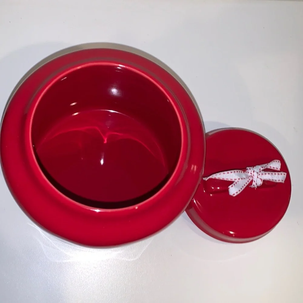 Rae‎ Dunn “Merry Christmas” Red Chubby Ceramic Canister